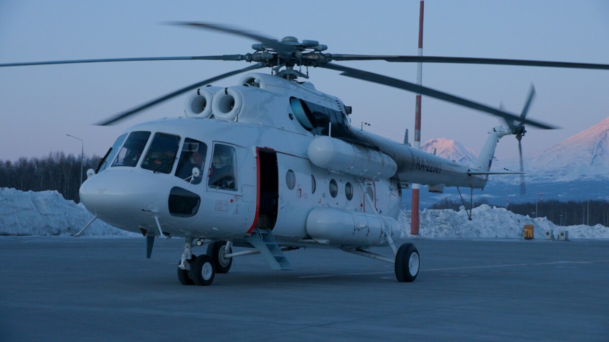 Новый вертолет МИ-8МТВ-1 поступил на вооружение Камчатского авиационного предприятия